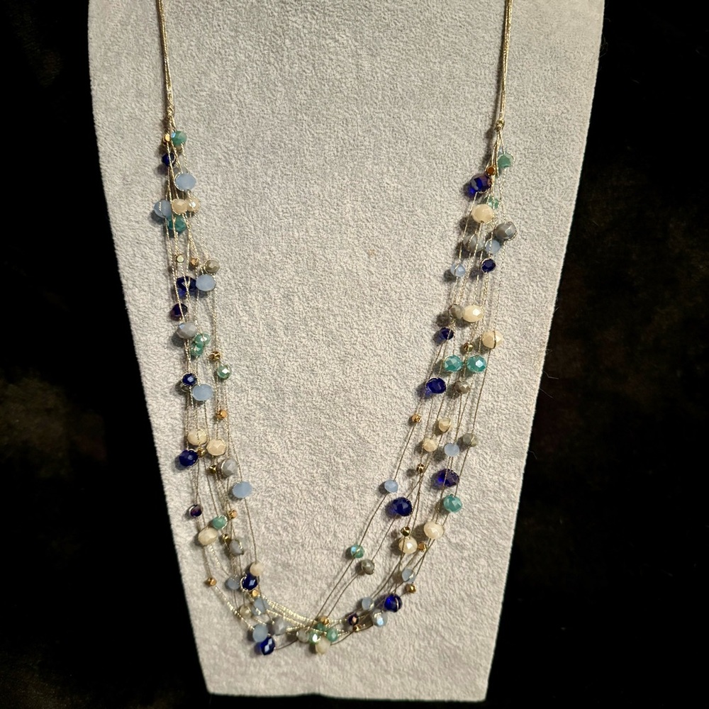 NWT Multistrand Blue Tones Faceted Bead Station Necklace & Matching Earrings